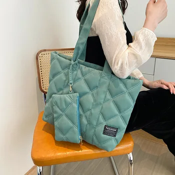 Нови модни големи чанти с подплата Есенни ватиран дамски чанти през рамо Луксозна чанта през рамо от изкуствена кожа и памучна нишка Зимна чанта