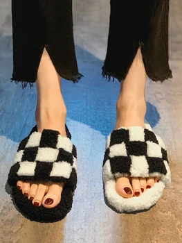 Дамски 2023 нови ултра-горещите модни чехли за почивка в шахматна дъска модел с плоско дъно 4061