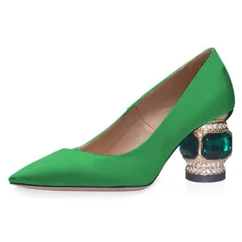 Модни дамски обувки SHOFOO на висок ток. Петата височина около 5,5 виж Обувки с остри чорапи. Обувки в четири сезона. Зелен. Обувки за модно ревю.